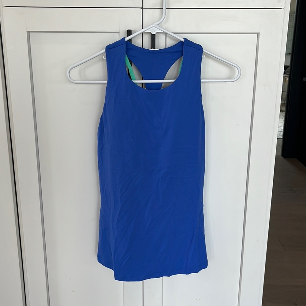 Fabletics athletic racer back top with built in bra size XS